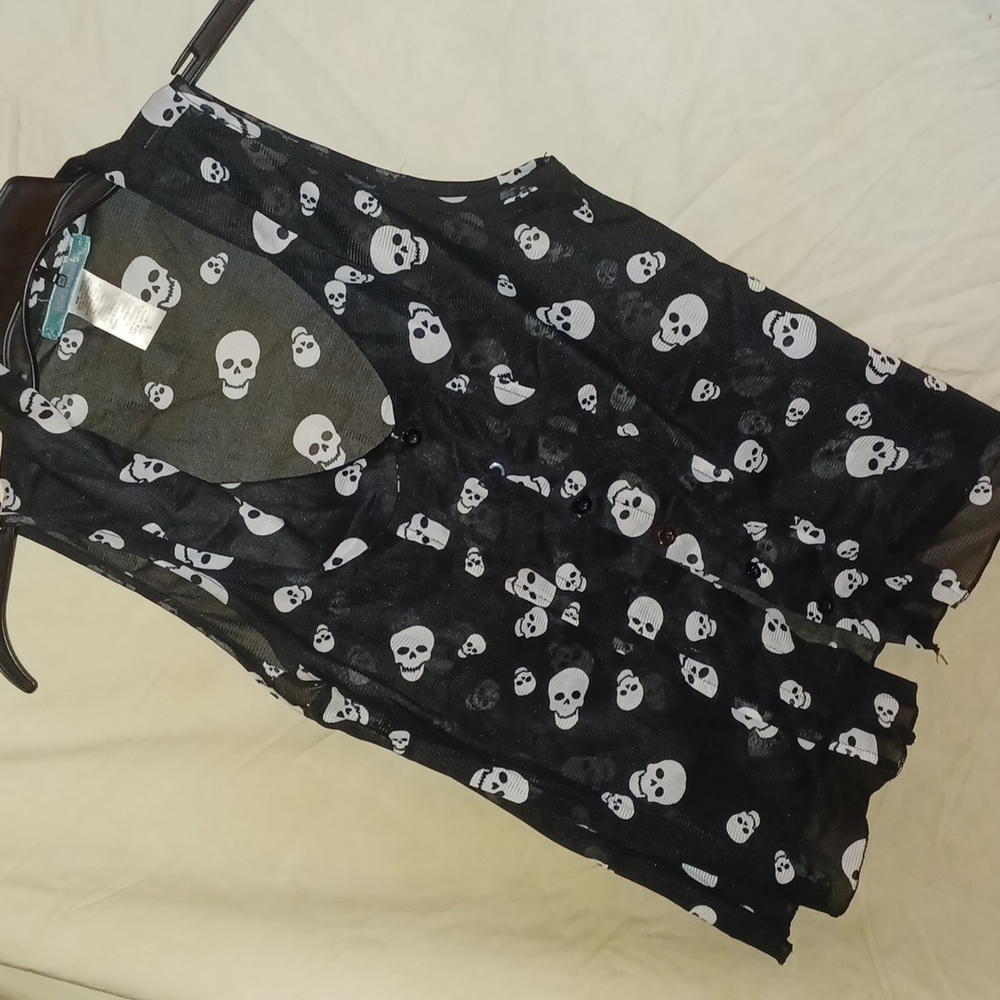 julie's closet Black Sheer Skull Print Sleeveless Blouse